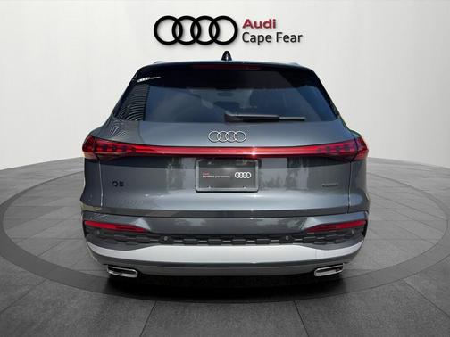 Tambora Gray Metallic 2025 Audi Q5 2.0T quattro Premium