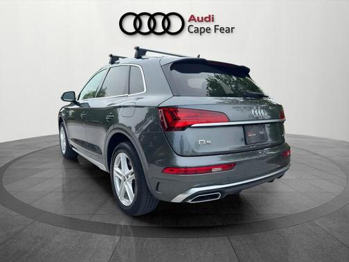 Daytona Gray Pearl Effect 2023 Audi Q5 e 55 S line quattro Premium