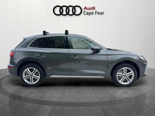 Daytona Gray Pearl Effect 2023 Audi Q5 e 55 S line quattro Premium