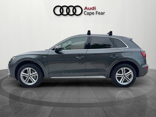 Daytona Gray Pearl Effect 2023 Audi Q5 e 55 S line quattro Premium