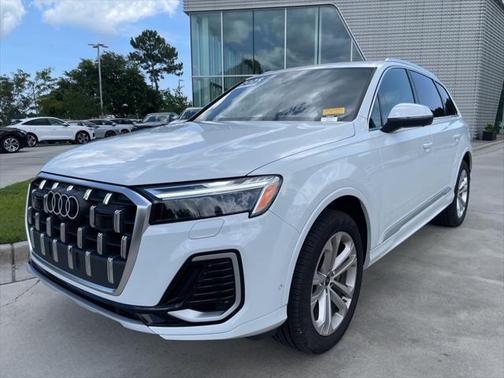 2025 Audi Q7 Premium 45 TFSI quattro Tiptronic