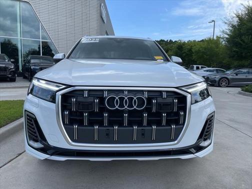 2025 Audi Q7 Premium 45 TFSI quattro Tiptronic