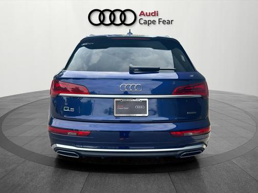 Navarra Blue Metallic 2023 Audi Q5 45 S line quattro Premium