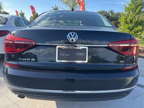 Deep Black Pearl Effect 2017 Volkswagen Passat 1.8T SE