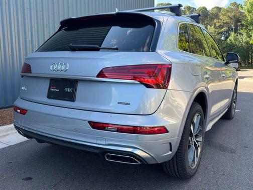 Florett Silver Metallic 2023 Audi Q5 45 S line Premium Plus
