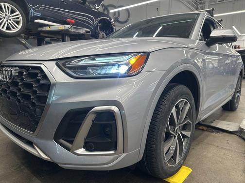 Florett Silver Metallic 2023 Audi Q5 45 S line Premium Plus