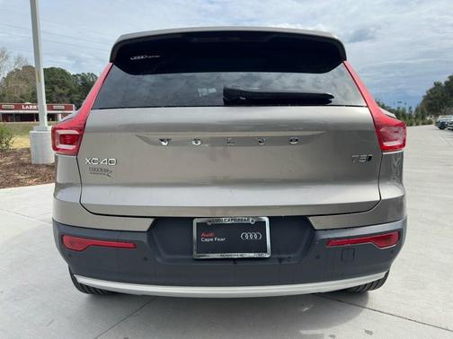 2021 Volvo XC40 T5 Inscription