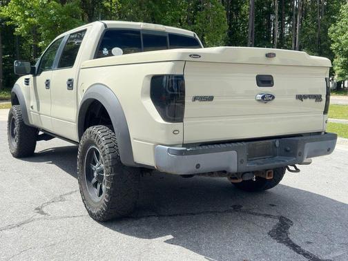 Terrain 2014 Ford F-150 SVT Raptor
