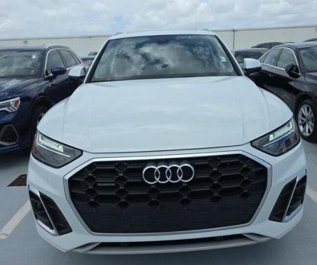 Glacier White Metallic 2023 Audi Q5 45 S line quattro Premium