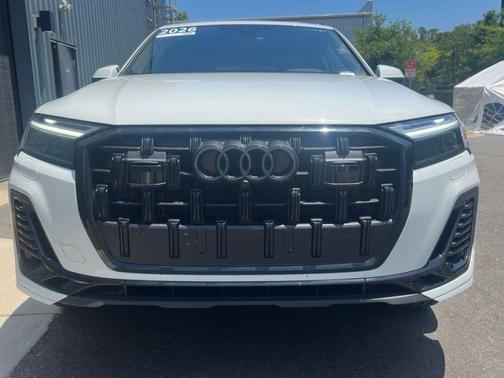 Glacier White 2026 Audi Q7 55