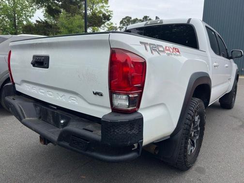 Super White 2017 Toyota Tacoma TRD Off Road
