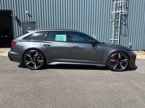 2023 Audi RS 6 Avant 4.0T quattro