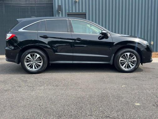Crystal Black Pearl 2017 Acura RDX Advance Package