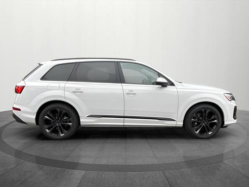 2026 Audi Q7 55 Premium Plus