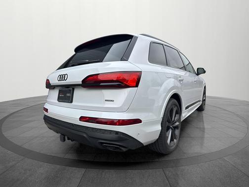 2026 Audi Q7 55 Premium Plus
