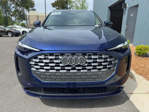 Navarra Blue Metallic 2025 Audi Q5 2.0T quattro Premium