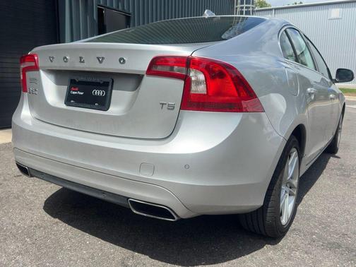 Bright Silver Metallic 2014 Volvo S60 T5