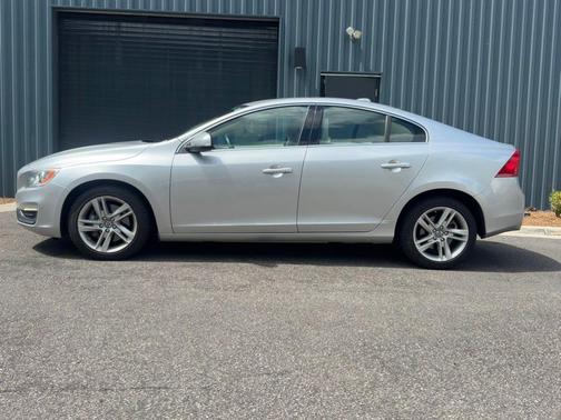 Bright Silver Metallic 2014 Volvo S60 T5