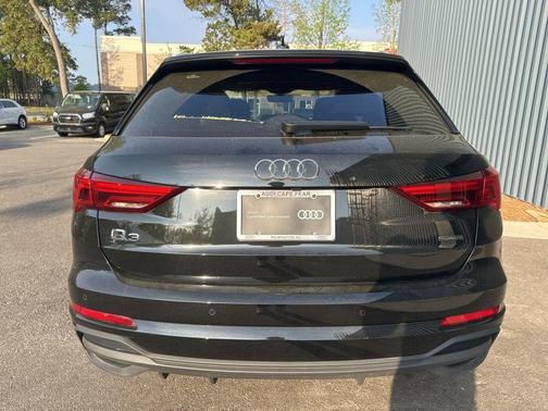 Mythos Black Metallic 2025 Audi Q3 45 S line Premium