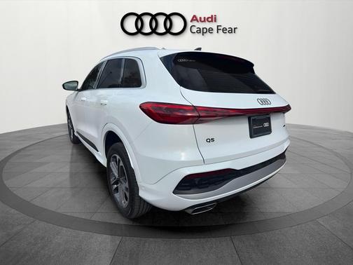 Arkona White 2025 Audi Q5 2.0T quattro Premium