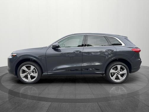 Tambora Gray Metallic 2025 Audi Q5 2.0T quattro Premium