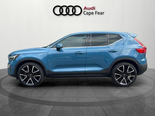 Blue Metallic 2025 Volvo XC40 B5 Ultra Bright Theme