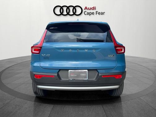 Blue Metallic 2025 Volvo XC40 B5 Ultra Bright Theme