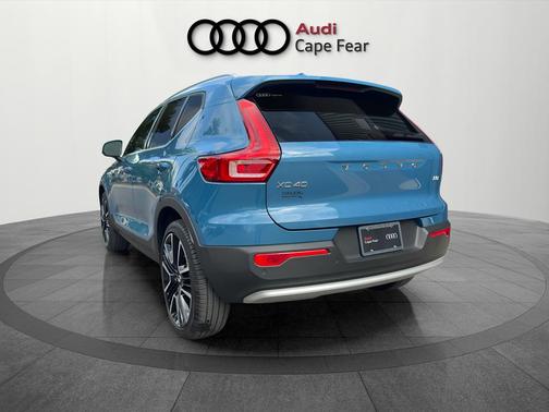 Blue Metallic 2025 Volvo XC40 B5 Ultra Bright Theme