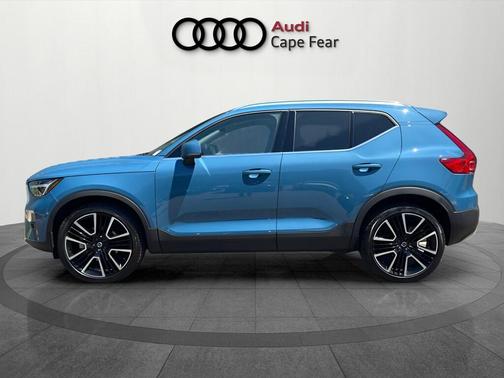Blue Metallic 2025 Volvo XC40 B5 Ultra Bright Theme