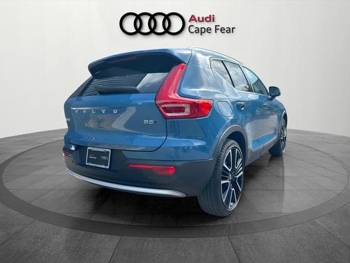 Blue Metallic 2025 Volvo XC40 B5 Ultra Bright Theme