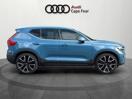 Blue Metallic 2025 Volvo XC40 B5 Ultra Bright Theme