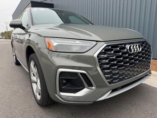 2023 Audi Q5 45 S line quattro Premium