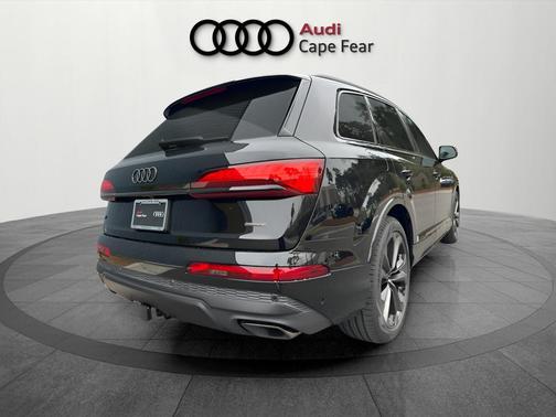 Mythos Black Metallic 2026 Audi Q7 55 Premium Plus