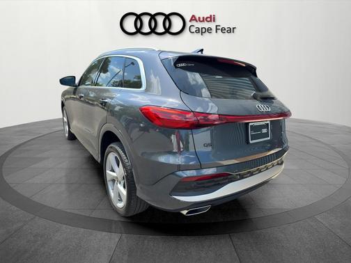 Tambora Gray Metallic 2025 Audi Q5 2.0T quattro Premium