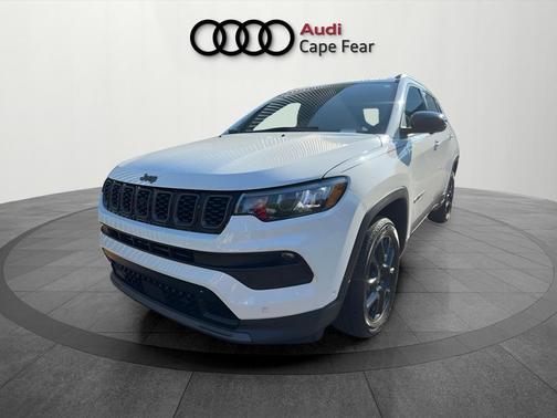 Bright White Clearcoat 2025 Jeep Compass Latitude