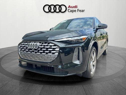 Mythos Black Metallic 2025 Audi Q5 2.0T quattro Premium