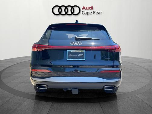 Mythos Black Metallic 2025 Audi Q5 2.0T quattro Premium