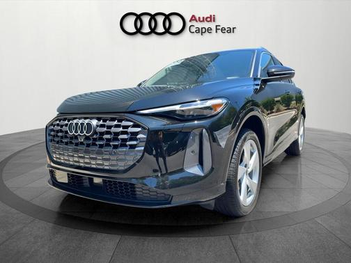 Mythos Black Metallic 2025 Audi Q5 2.0T quattro Premium
