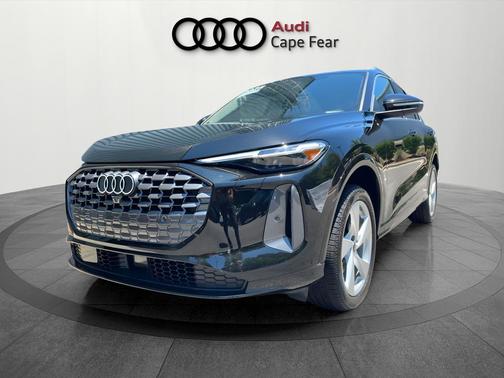 Mythos Black Metallic 2025 Audi Q5 2.0T quattro Premium