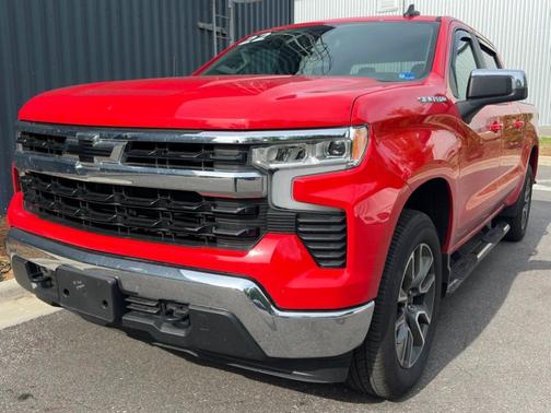 Red 2022 Chevrolet Silverado 1500 LT