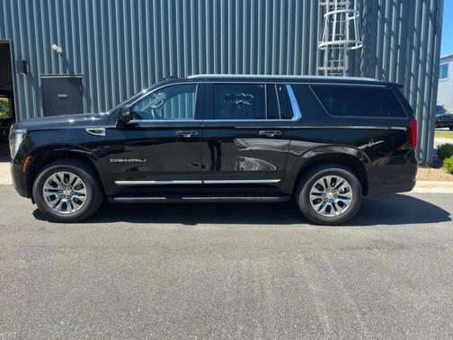 Onyx Black 2025 GMC Yukon XL Denali