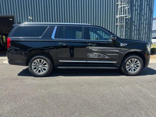 Onyx Black 2025 GMC Yukon XL Denali