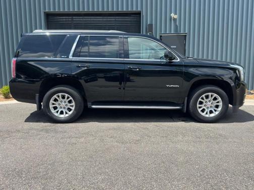 Onyx Black 2020 GMC Yukon SLT