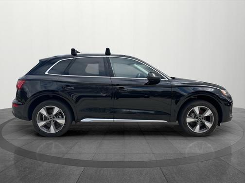 2023 Audi Q5 40 Premium Plus