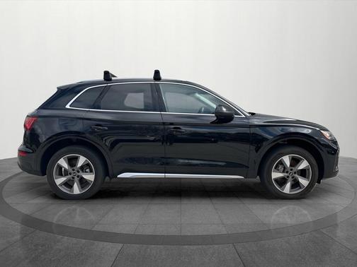 2023 Audi Q5 40 Premium Plus