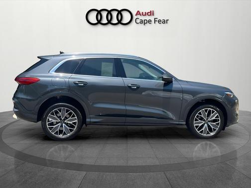 Tambora Gray Metallic 2025 Audi Q5 2.0T quattro Premium