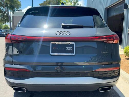 Tambora Gray Metallic 2025 Audi Q5 2.0T quattro Premium
