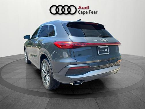 Tambora Gray Metallic 2025 Audi Q5 2.0T quattro Premium