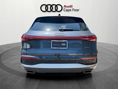 Tambora Gray Metallic 2025 Audi Q5 2.0T quattro Premium