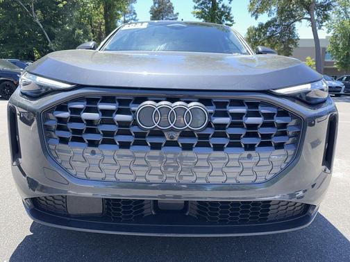 Tambora Gray Metallic 2025 Audi Q5 2.0T quattro Premium